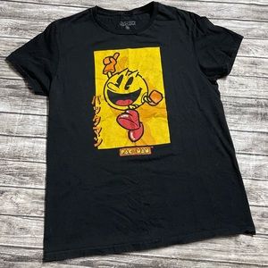Men’s Medium Pacman shirt good condition minor cracking on graphic